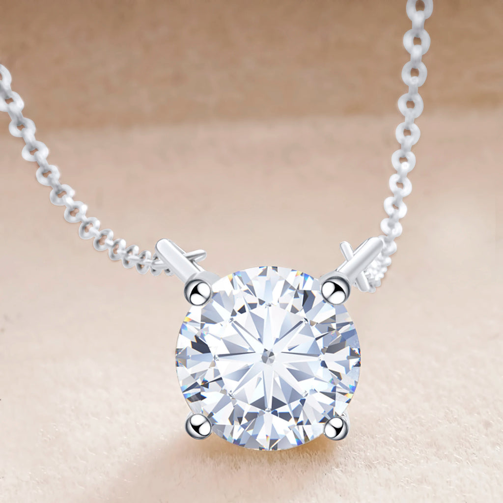 Luminous Solitaire Pendant – Premium Cut Edition