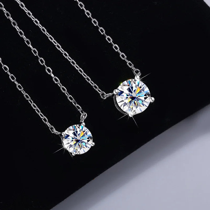Luminous Solitaire Pendant – Premium Cut Edition