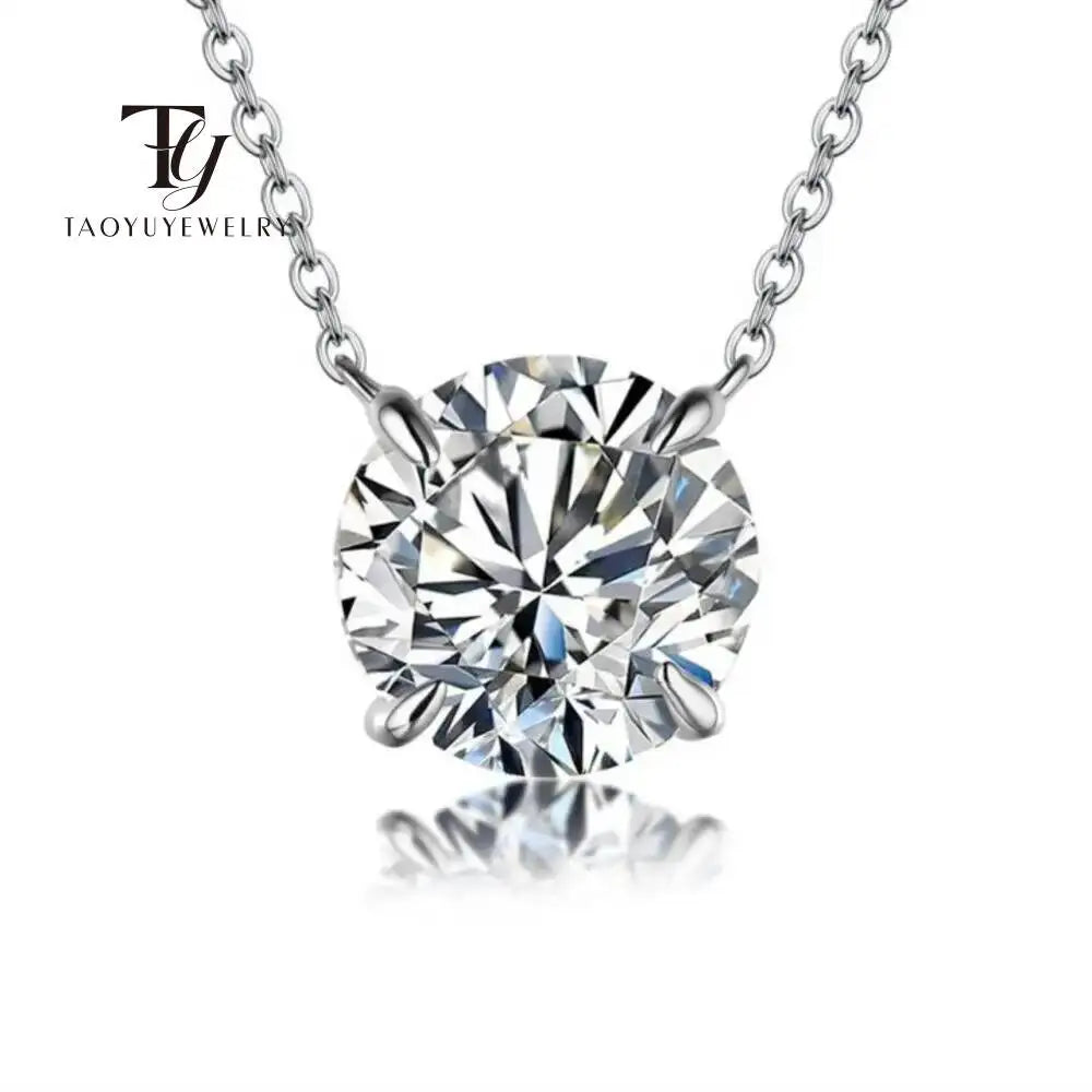 Luminous Solitaire Pendant – Premium Cut Edition